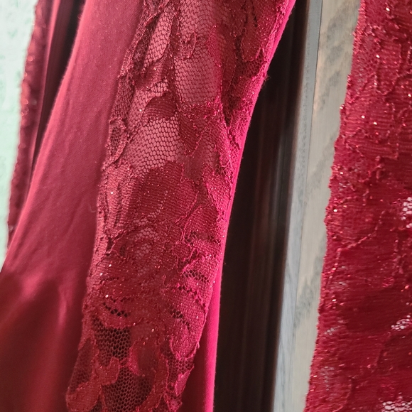 Red Open Back Lace Sleeve Trumpet Dress - Picture 6 of 16